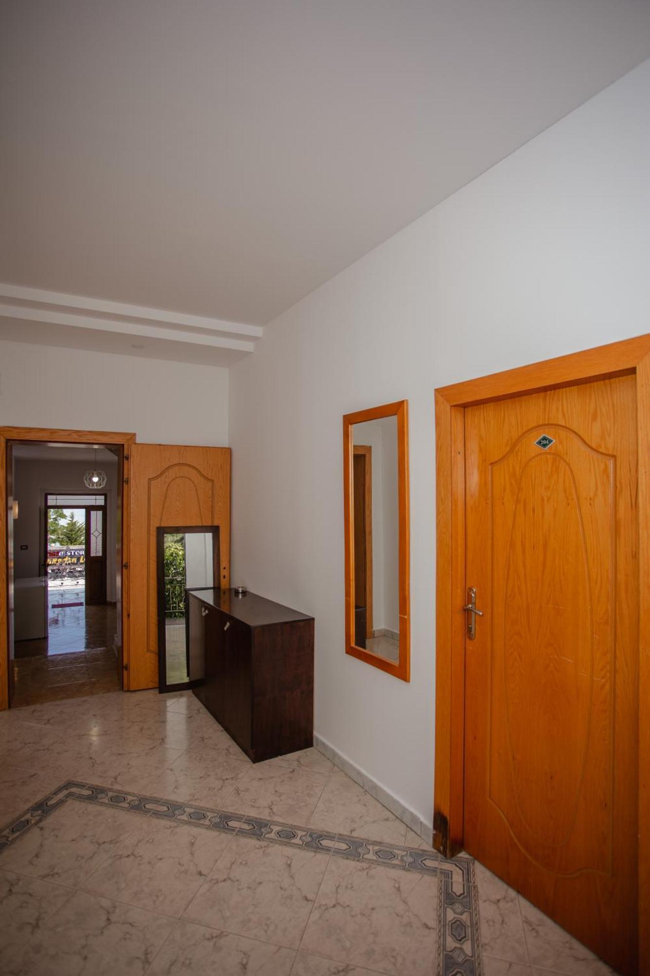 Hotel Shkodra Lake Široka Екстериор снимка