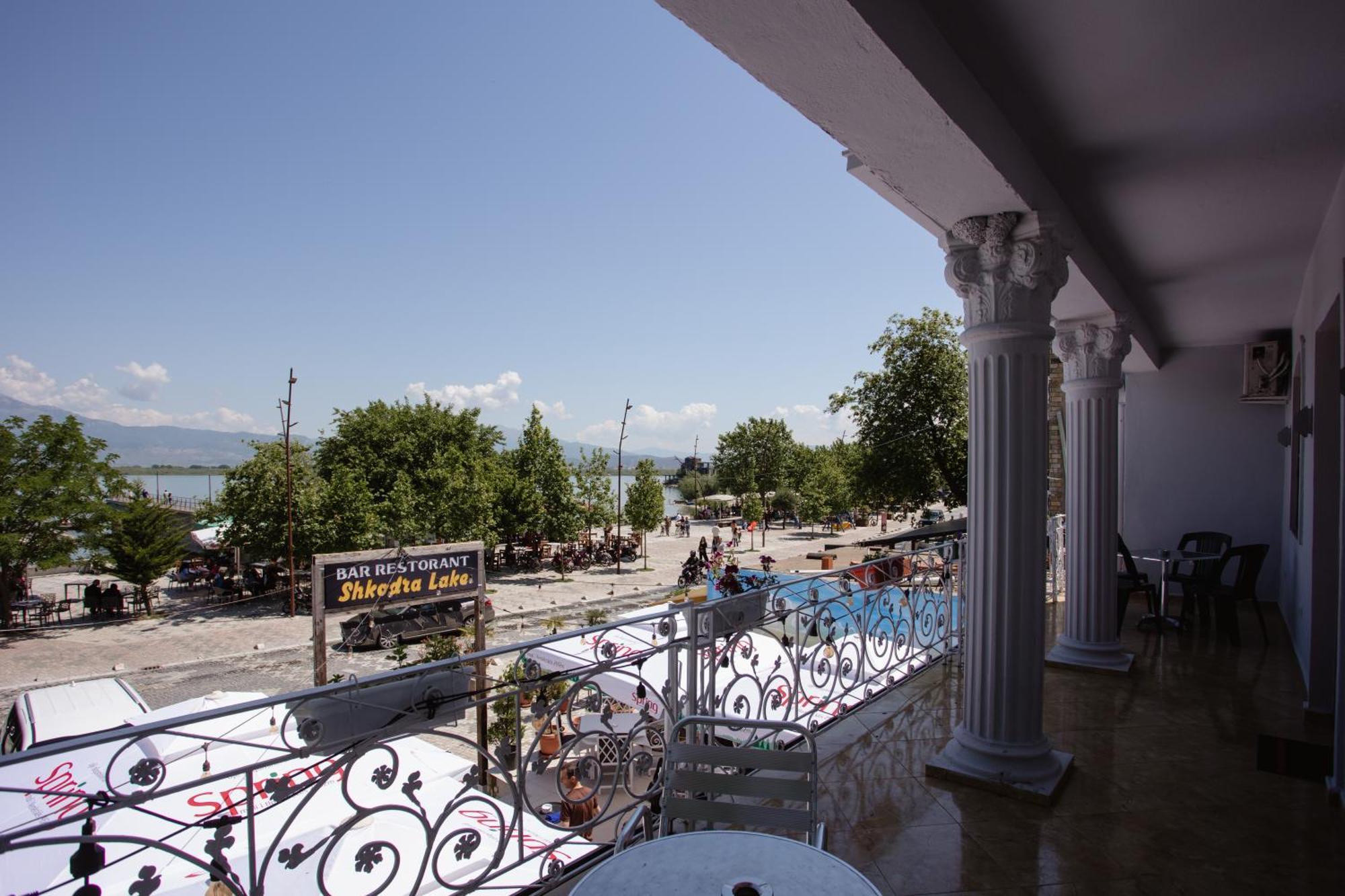 Hotel Shkodra Lake Široka Екстериор снимка
